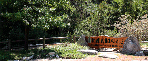 �A�C�f�����C���h�E�A�[�c�E�A�J�f�~�[ 